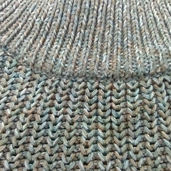 H&M sage green mock neck sweater with metallic thread - S - Picture 6 of 8